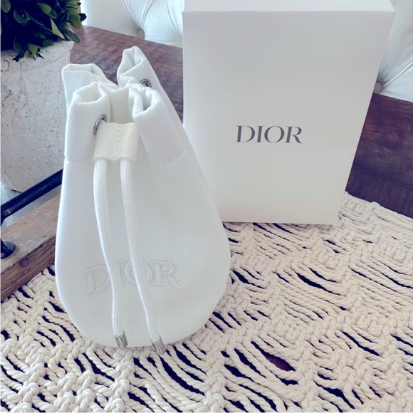 DIOR White Canvas Bucket Pouch Beauty Embroidered DIOR Logo & Box! - Picture 15 of 15